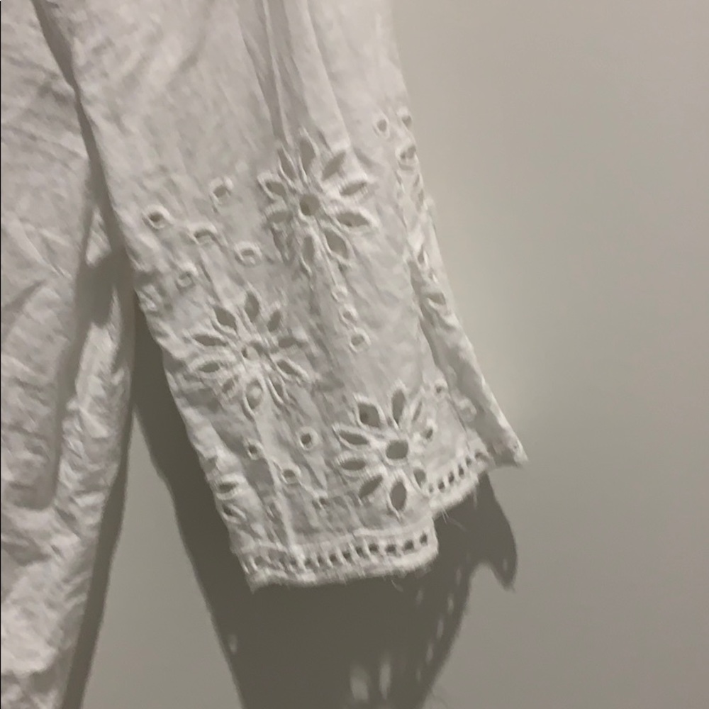 Embroidered blouse - Picture 2 of 5